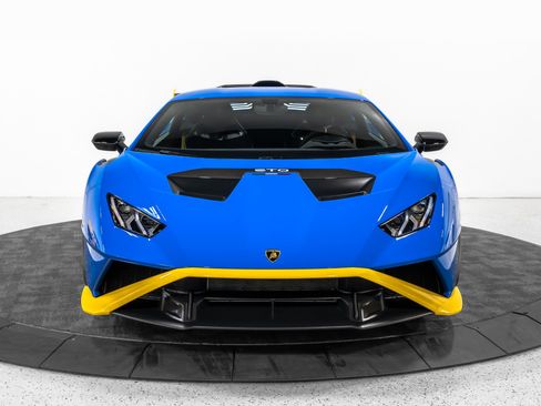 Used 2022 Lamborghini Huracan STO RWD image 13