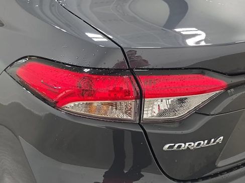 Certified 2025 Toyota Corolla LE FWD image 28