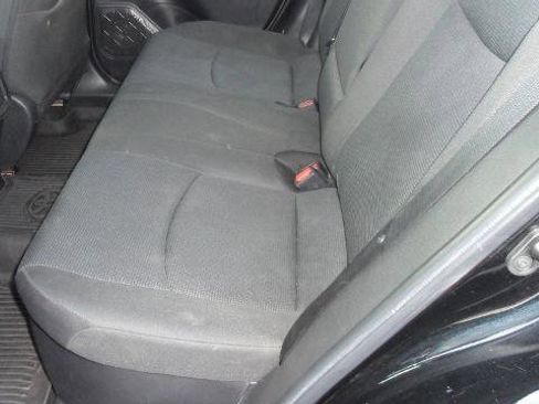 Used 2022 Toyota RAV4 LE image 17