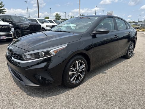 Used 2024 Kia Forte LXS FWD image 3