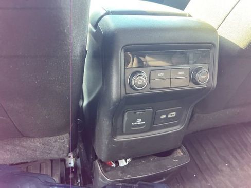 Used 2020 GMC Acadia SLE w/ Driver Convenience Package image 21