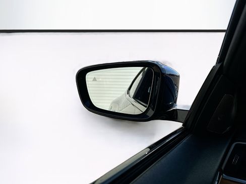 Used 2023 BMW 430i Coupe w/ M Sport Package image 16