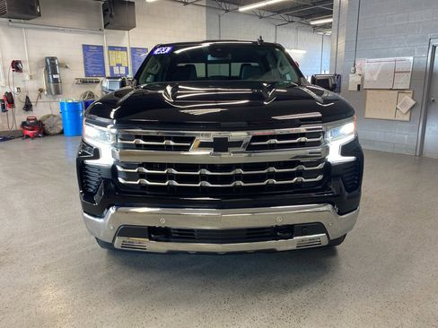 Used 2023 Chevrolet Silverado 1500 LTZ image 2