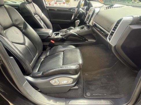 Used 2017 Porsche Cayenne Platinum Edition image 14