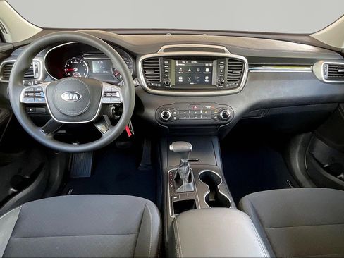 Used 2020 Kia Sorento LX FWD image 7