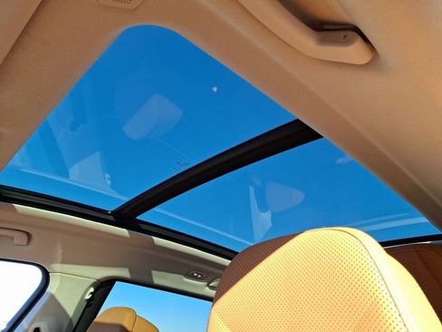 Certified 2025 BMW X7 xDrive40i w/ Premium Package image 14