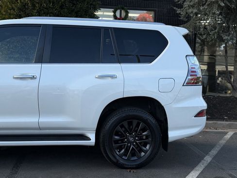 Used 2022 Lexus GX 460 Premium image 11