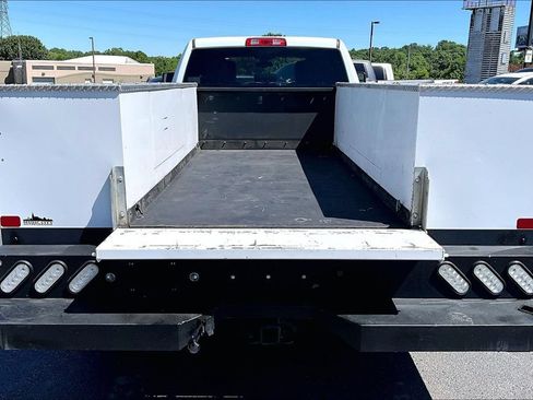 Used 2024 RAM 3500 Tradesman w/ Chrome Appearance Group AWD/4WD image 9
