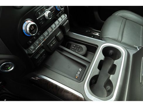 Used 2022 GMC Sierra 3500 Denali AWD/4WD image 26