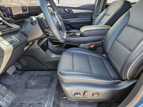 Used 2025 Buick Enclave Preferred w/ Power Package FWD image 16