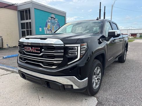 Used 2025 GMC Sierra 1500 SLT RWD image 7