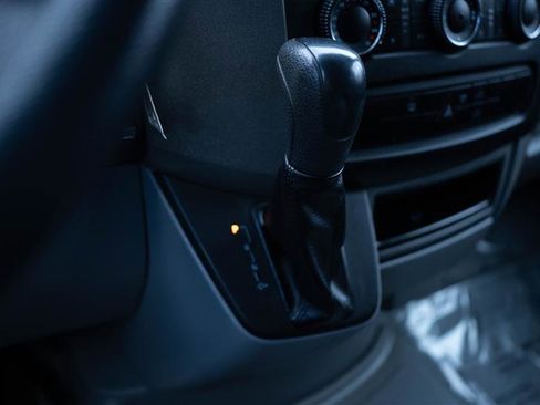 Used 2013 Mercedes-Benz Sprinter 2500 image 17