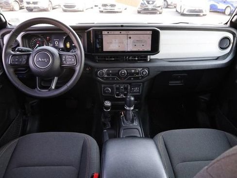 Used 2024 Jeep Wrangler Unlimited AWD/4WD image 22
