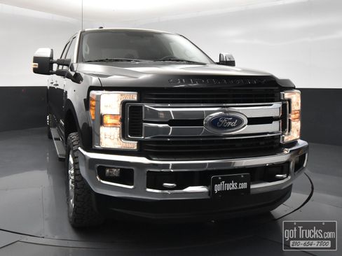 Used 2017 Ford F350 XLT w/ XLT Premium Package image 48
