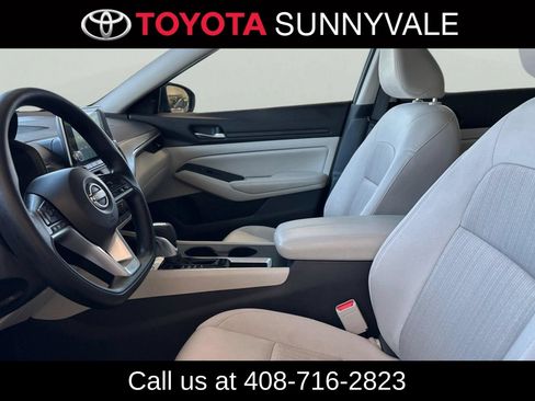 Used 2025 Nissan Altima 2.5 SV FWD image 14