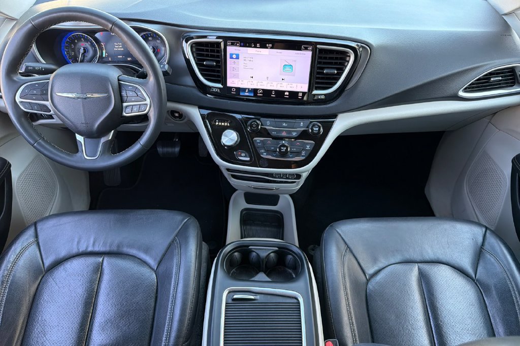 Used 2022 Chrysler Pacifica Touring-L FWD image 19