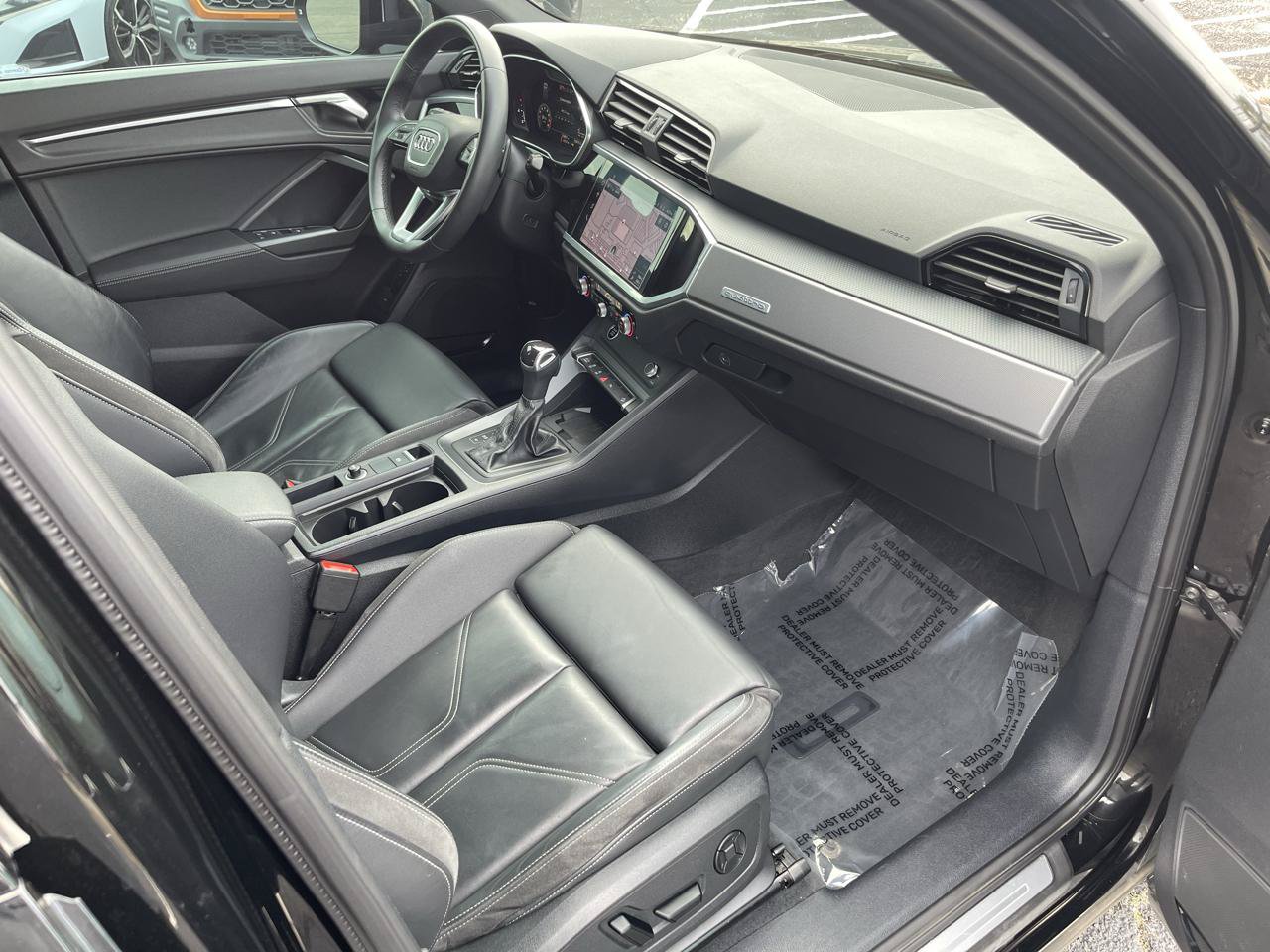 Used 2023 Audi Q3 2.0T Premium Plus w/ Premium Plus Package AWD/4WD image 17