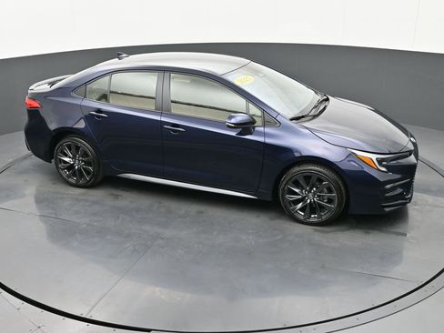 Used 2025 Toyota Corolla SE image 32