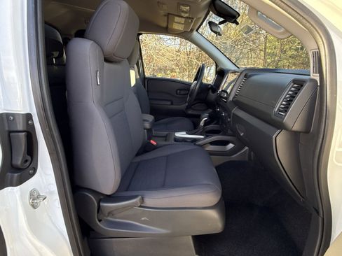 Used 2022 Nissan Frontier S image 25