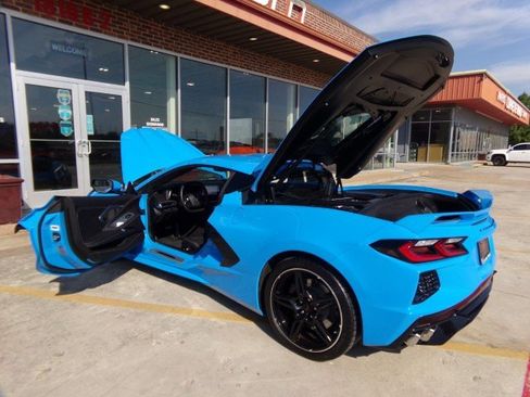 Used 2023 Chevrolet Corvette Stingray Preferred Cpe w/ Z51 Performance Package RWD image 15