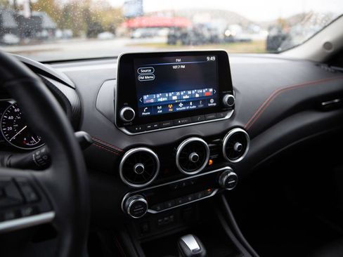 Used 2024 Nissan Sentra SR w/ SR Premium Package image 13