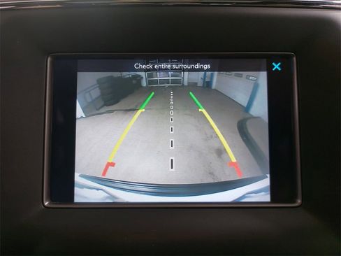 Used 2019 Jeep Grand Cherokee Laredo image 27