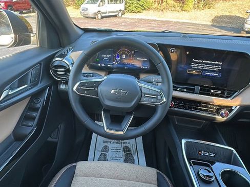 New 2026 Chevrolet Equinox ACTIV w/ Convenience Package III image 19