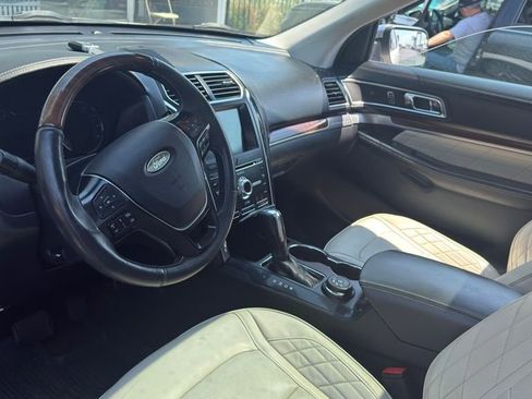 Used 2017 Ford Explorer Platinum AWD/4WD image 9