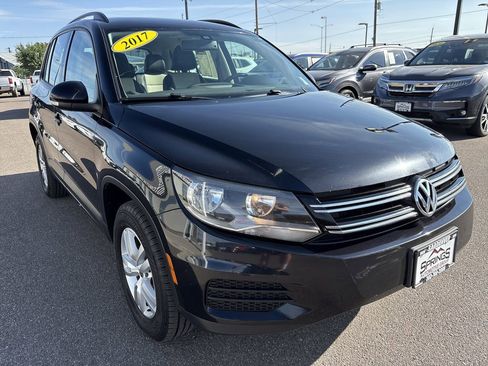 Used 2017 Volkswagen Tiguan S image 7