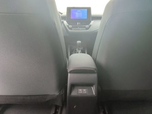 Used 2025 Toyota Corolla LE FWD image 31