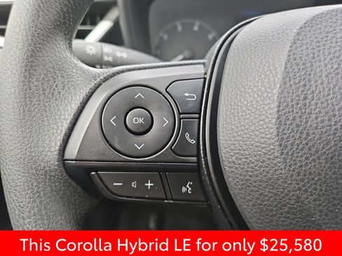 Used 2025 Toyota Corolla LE FWD image 30