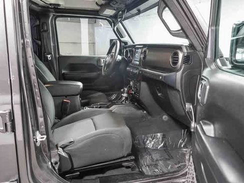 Used 2019 Jeep Wrangler Unlimited Sport image 13