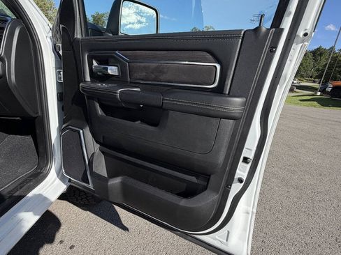 Used 2026 RAM 2500 Laramie AWD/4WD image 23