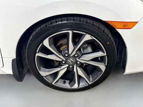 Used 2019 Honda Civic Touring image 32