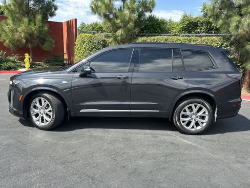 Used 2020 Cadillac XT6 Sport w/ Platinum Package image 3