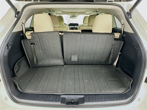 Used 2021 Toyota Highlander Platinum image 28