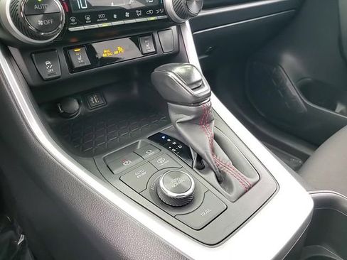 Used 2023 Toyota RAV4 SE image 22