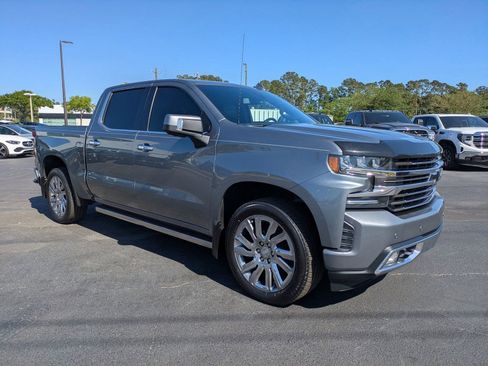 Used 2019 Chevrolet Silverado 1500 High Country w/ High Country Premium Package AWD/4WD image 2