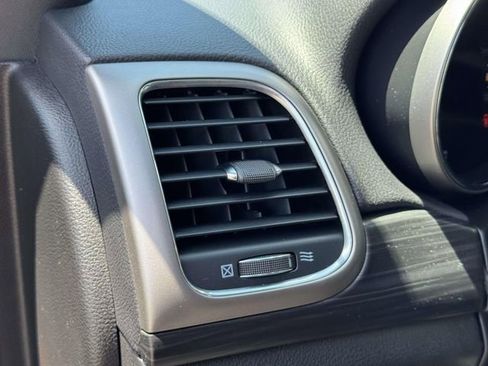 Used 2021 Jeep Grand Cherokee Laredo X RWD image 23