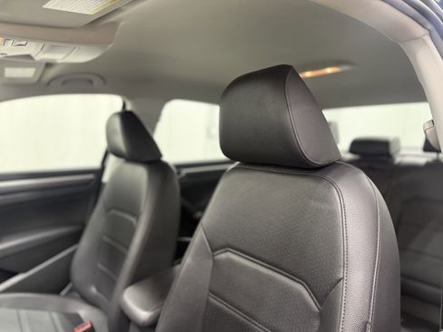 Used 2018 Volkswagen Passat 2.0T R-Line image 14