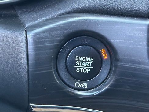 Used 2020 Jeep Grand Cherokee Limited RWD image 32