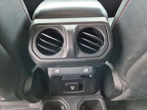 Used 2021 Jeep Gladiator Rubicon AWD/4WD image 14