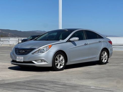 Used 2013 Hyundai Sonata Limited w/ Premium Pkg FWD image 7