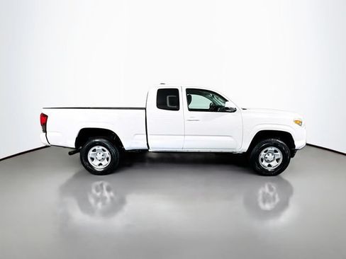 Certified 2021 Toyota Tacoma SR w/ SR Convenience Package AWD/4WD image 9