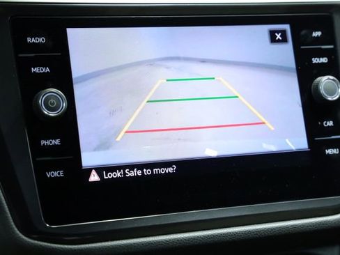 Used 2024 Volkswagen Tiguan SE image 18