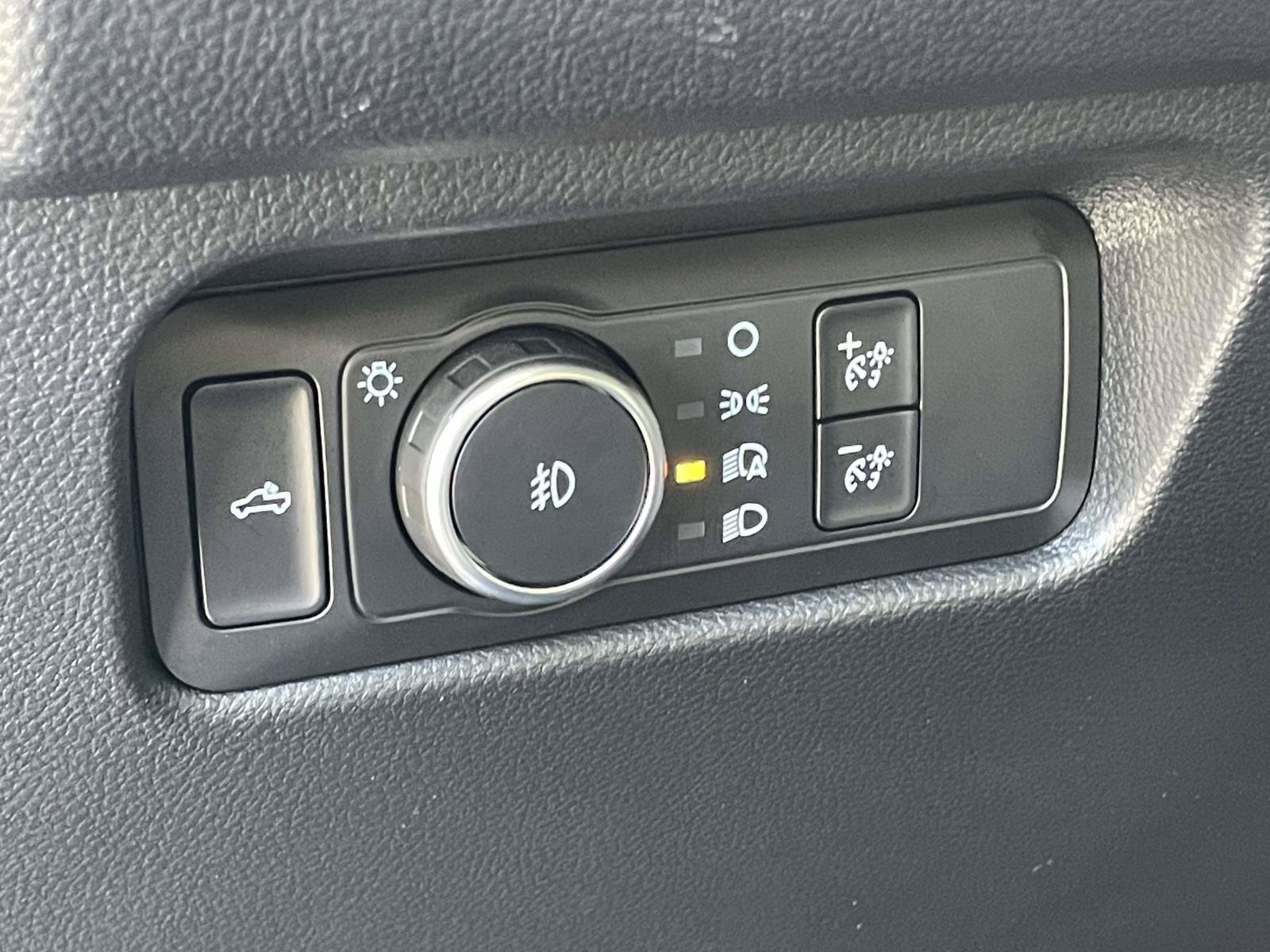 Used 2025 Ford Ranger Lariat w/ FX4 Off-Road Package AWD/4WD image 9