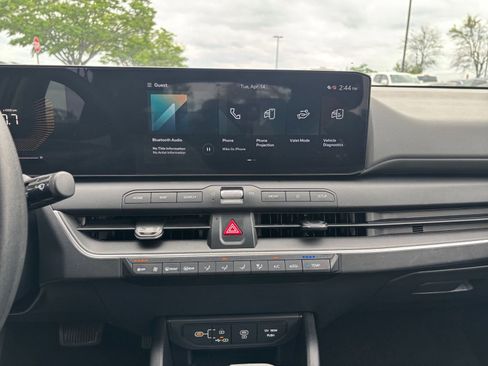 Used 2025 Kia K4 LXS image 17