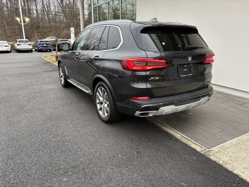 Used 2021 BMW X5 xDrive40i w/ Premium Package image 3