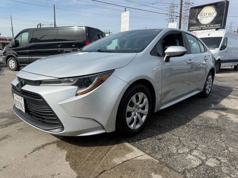 Used 2024 Toyota Corolla LE FWD image 3