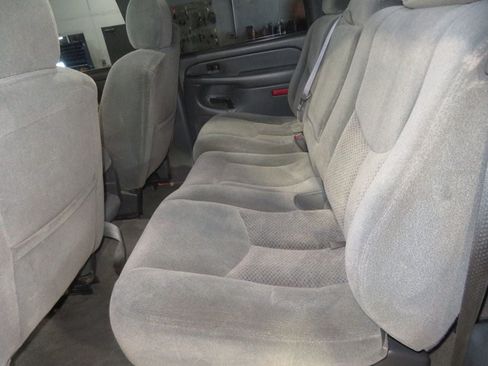 Used 2004 Chevrolet Silverado 2500 LS w/ Skid Plate Package AWD/4WD image 22